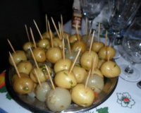 Petiscos de batatinha e cebolinha