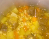 Sopa de carne com legumes da Di