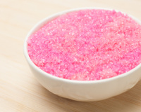 Como fazer glitter comestível caseiro? Aprenda receita simples com apenas 2 ingredientes para decorar suas receitas sem preocupação