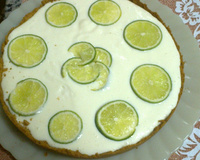 Torta de limão com massa de biscoito maisena