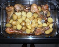 Coxa de frango assada com batatas