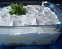 Pavê de abacaxi com cobertura de marshmallow