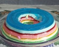 Gelatinas coloridas em camadas