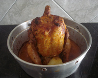 Frango assado sentado