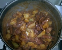 Ensopado de linguiça com batata