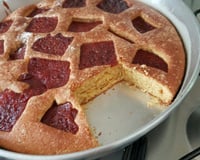 Bolo de fubá com goiabada