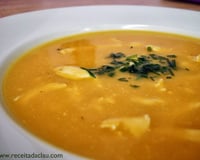 Caldo de abóbora com frango