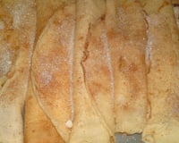 Panqueca doce de banana com canela e queijo