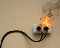 Durante anos deixei este aparelho ligado sempre na tomada, até que me alertaram para os riscos de incêndio!