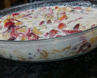 Salada de frutas com creme de leite