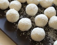 Docinho de coco proteico com iogurte: uma receita fácil, sem usar fogo e com poucos ingredientes