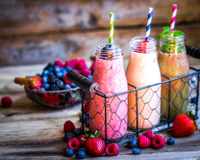 4 smoothies para refrescar o seu verão