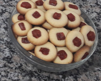 Biscoito amanteigado de goiabada
