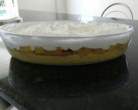 Pavê de abacaxi com marshmallow e coco fresco