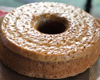 Confira a melhor receita de bolo de churros invertido e sirva a sobremesa para a família toda