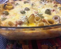 Macarrão de forno com presunto e queijo