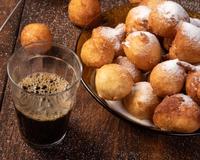 Caiu uma gota do céu é hora de fazer bolinho de chuva fofinho para comer junto com um cafezinho da tarde!