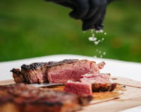 Como fazer sal de parrilla? Receita caseira que aprendi com um churrasqueiro profissional é tão boa quanto a do mercado