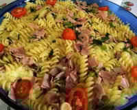 Macarrão com presunto e molho branco