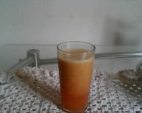 Suco de laranja com morango