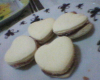 Sequilhos recheados com goiabada