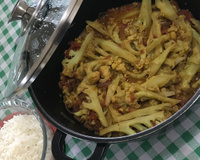 Couve flor cozida com tomate e especiarias