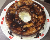 Sorvete de creme com cobertura de chocolate