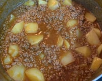 Carne moída com batata