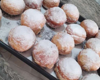 Sonho assado de doce de leite