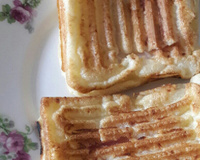 Pão de queijo de sanduicheira