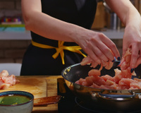 7 erros que você comete na hora de temperar peito de frango que deixam sem gosto e seco