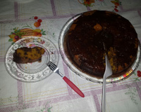 Bolo de cenoura com gotas de chocolate