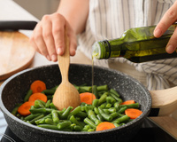 Pesquisa inédita aponta que simples mudança no azeite da cozinha pode preservar memória e foco