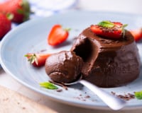 Receita de mousse de chocolate é saudável, não vai ao fogo e leva só dois ingredientes