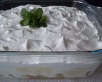 Pavê de abacaxi com cobertura de marshmallow