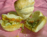 Esfirra de brócolis e queijo