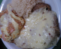 Lasanha com molho branco e bolonhesa