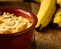 Farofa de banana, ovo, bacon e até cuscuz: veja dicas para suas receitas darem certo
