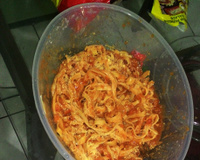 Macarrão cremoso com cogumelos e queijo cremoso