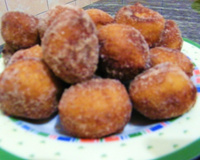 Bolinho frito de leite condensado