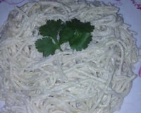 Macarrão ao molho branco e vermelho