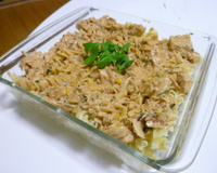 Macarrão com estrogonofe de frango rápido e fácil