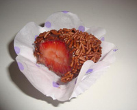 Bombom de brigadeiro com morango