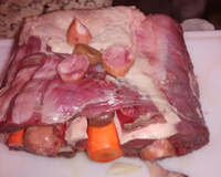 Contra-filé recheado com mostarda e creme de cebola