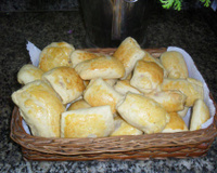 Pão recheado com presunto e queijo