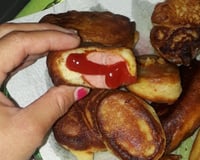 Salsicha Empanada no Palito