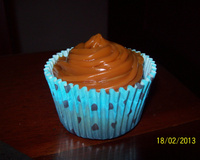 Cupcake de Baunilha com cobertura de Doce de Leite