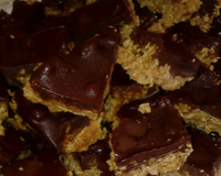 Pé de moleque de leite condensado