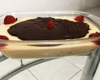 Sobremesa chococreme com morango