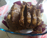 Carne de panela ao molho de cebola